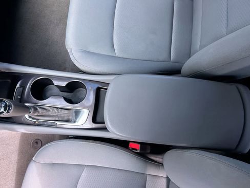 Used 2017 Chevrolet Malibu LS FWD image 21