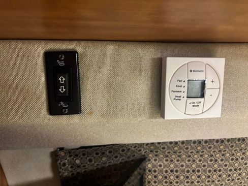 Used 2012 Chevrolet Express 2500 w/ Power Package image 31