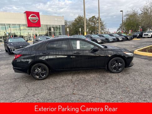 Used 2023 Hyundai Elantra SEL image 5