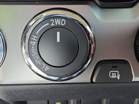 Used 2023 Toyota Tacoma SR5 w/ Technology Package AWD/4WD image 27
