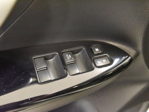 Used 2024 Mitsubishi Eclipse Cross LE image 15