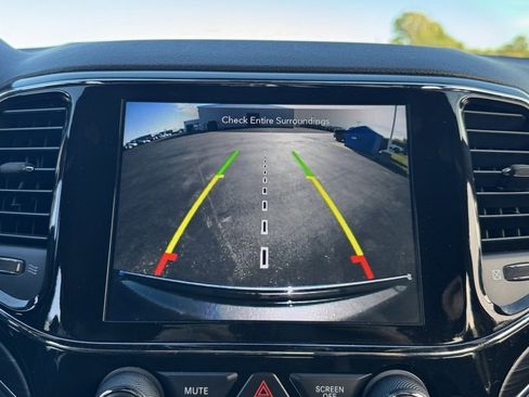 Used 2021 Jeep Grand Cherokee Limited image 27