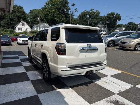 Used 2017 Toyota 4Runner Limited AWD/4WD image 4