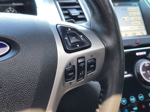 Used 2018 Ford Taurus SHO AWD/4WD image 17