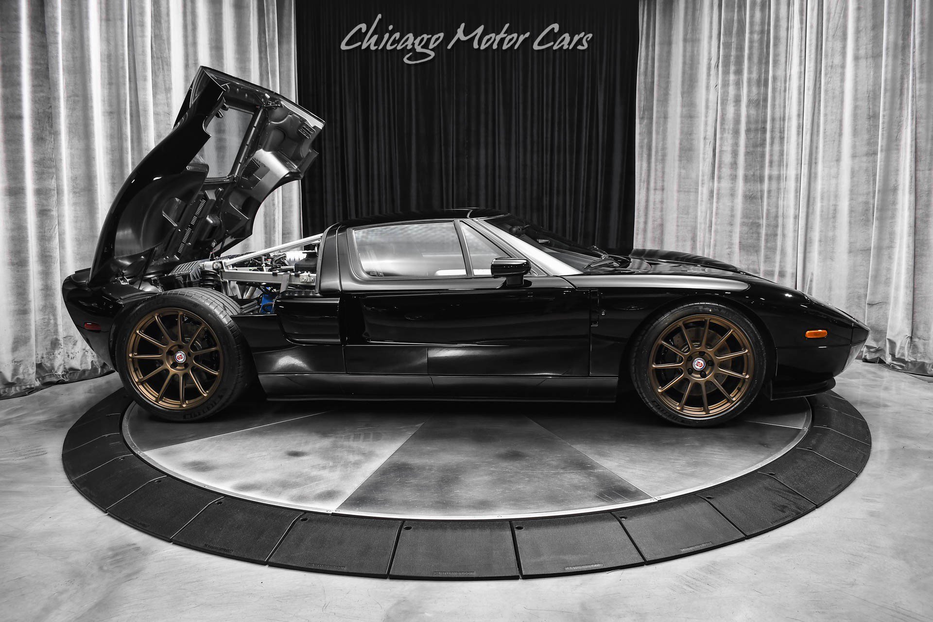 Used 2006 Ford GT RWD image 35