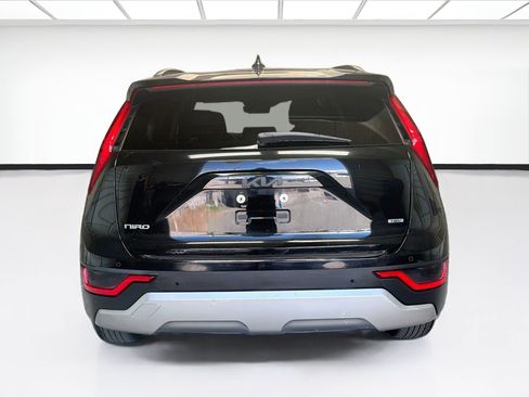 Used 2023 Kia Niro EX FWD image 5