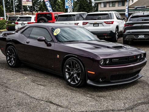 Used 2022 Dodge Challenger R/T Scat Pack RWD image 4