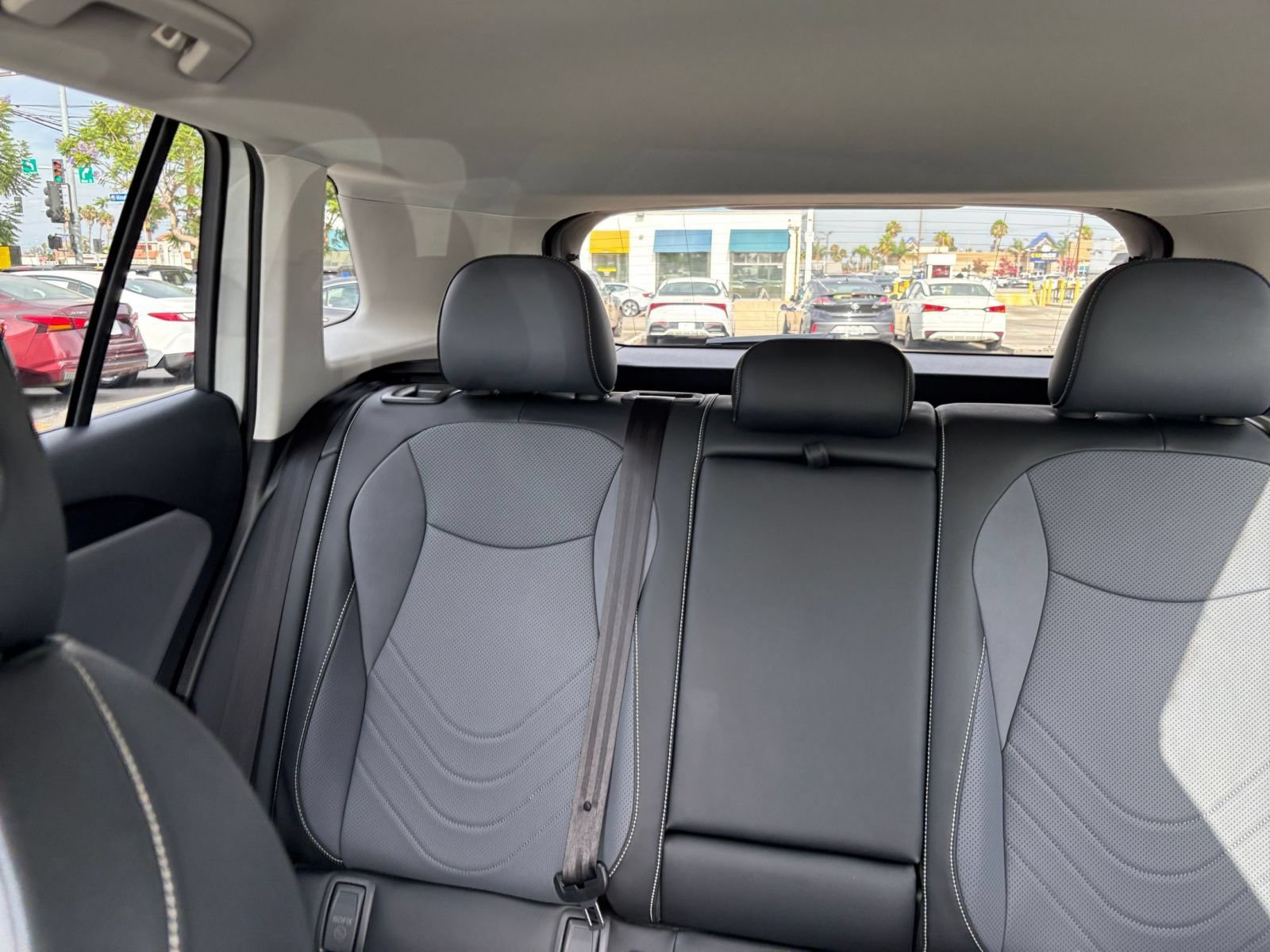 Used 2026 Volkswagen Tiguan SE AWD/4WD image 40