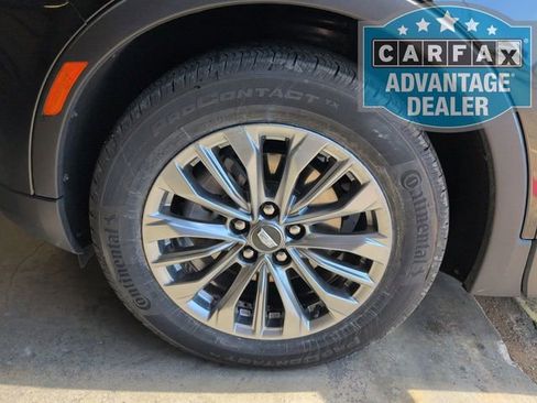 Used 2024 Cadillac XT4 Premium Luxury FWD image 3