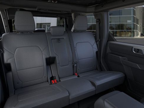 New 2025 Ford Bronco Badlands image 11