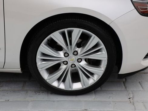 Used 2016 Chevrolet Impala LTZ w/ Enhanced Convenience Package image 46
