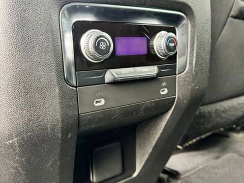 Used 2022 GMC Yukon SLE RWD image 17