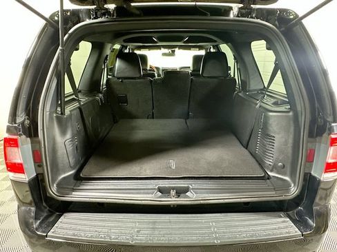 Used 2017 Lincoln Navigator Select AWD/4WD image 31