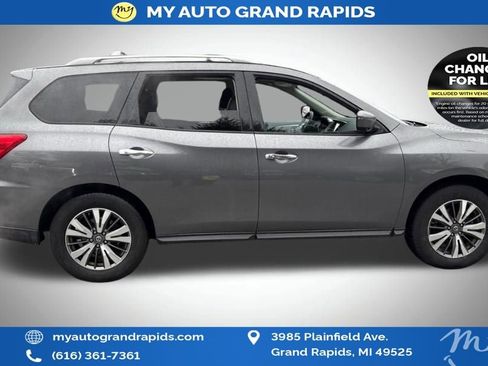 Used 2017 Nissan Pathfinder SL w/ SL Premium Package image 4
