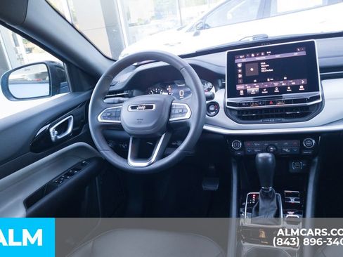 Used 2025 Jeep Compass Limited AWD/4WD image 21