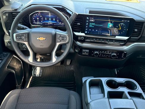 Used 2024 Chevrolet Silverado 1500 LT AWD/4WD image 20