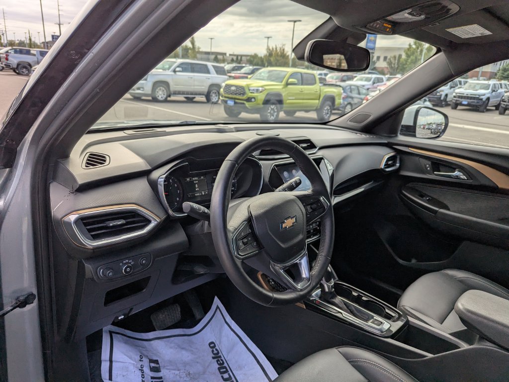 Used 2023 Chevrolet TrailBlazer ACTIV w/ Sun and Liftgate Package FWD image 13