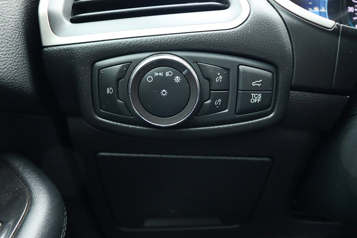 Used 2019 Ford Edge SEL w/ Equipment Group 201A FWD image 28
