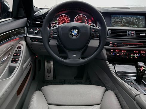 Used 2013 BMW 550i Sedan RWD image 30