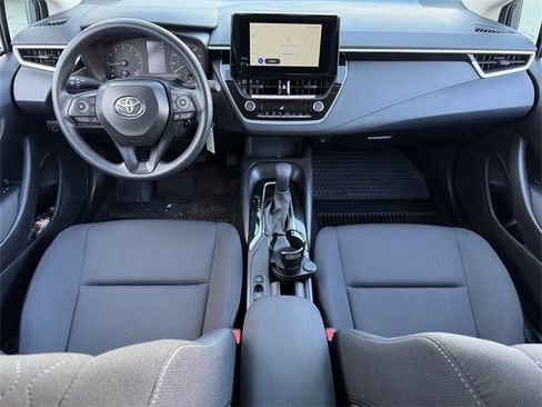 Used 2025 Toyota Corolla LE image 11