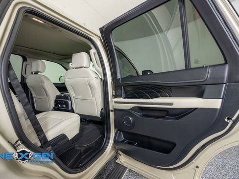 Used 2018 Ford Expedition Platinum AWD/4WD image 41