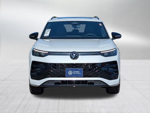 Certified 2026 Volkswagen Tiguan SE R-Line AWD/4WD image 2