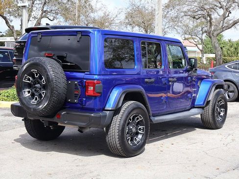 Used 2019 Jeep Wrangler Unlimited Sahara AWD/4WD image 7