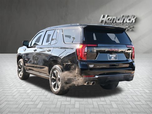 Used 2025 GMC Yukon AT4 w/ AT4 Premium Package image 9