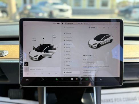 Used 2020 Tesla Model 3 Standard Range image 19