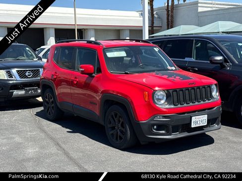 Used 2018 Jeep Renegade Altitude w/ Cold Weather Group FWD image 1