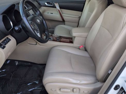 Used 2011 Toyota Highlander Limited image 17