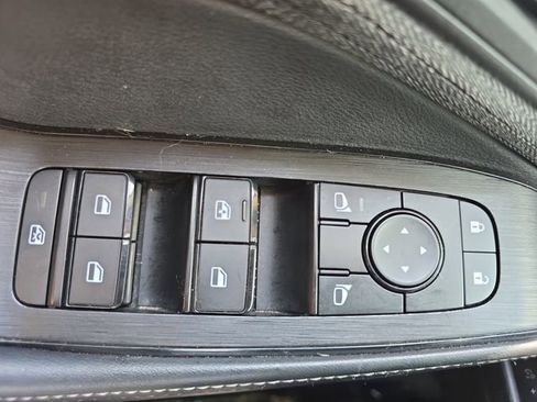 Used 2023 Nissan Rogue SV image 30