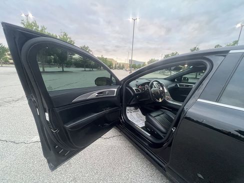 Used 2020 Lincoln MKZ FWD image 16