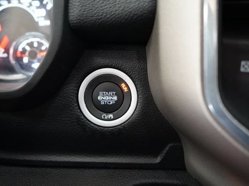 Used 2021 RAM 1500 Laramie AWD/4WD image 19