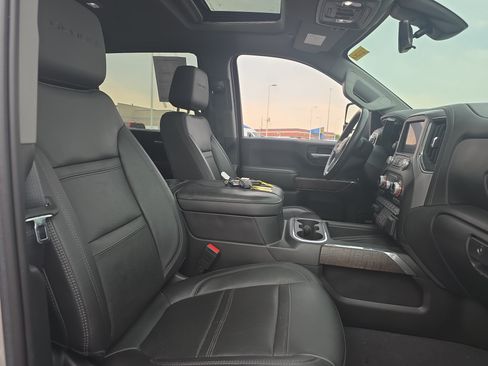 Used 2023 GMC Sierra 2500 Denali w/ Denali Ultimate Package AWD/4WD image 9