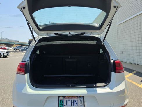 Used 2015 Volkswagen Golf 4-Door FWD image 9
