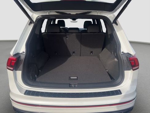 Used 2024 Volkswagen Tiguan SE R-Line image 21