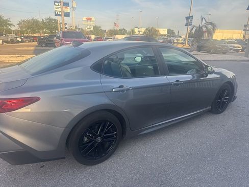 Used 2025 Toyota Camry SE FWD image 3