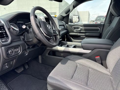 New 2026 RAM 1500 4x4 Crew Cab image 7