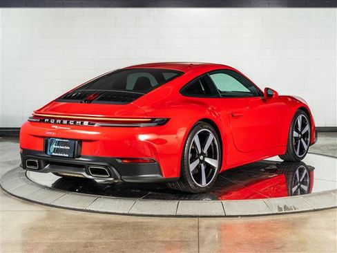 Certified 2025 Porsche 911 Carrera RWD image 9