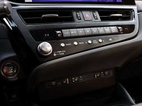 New 2025 Lexus ES 350 w/ Premium Package image 21