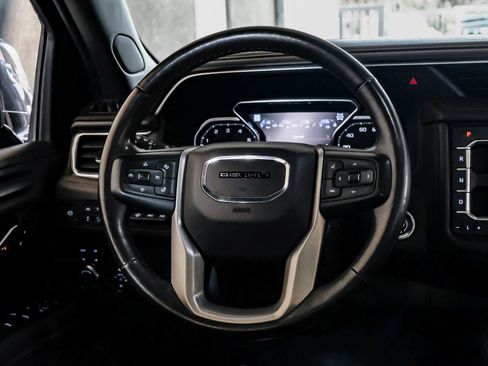 Used 2021 GMC Yukon Denali w/ Denali Premium Package image 14