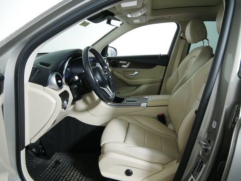 Used 2022 Mercedes-Benz GLC 300 4MATIC image 22