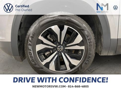 Used 2024 Volkswagen Atlas Cross Sport SE image 14