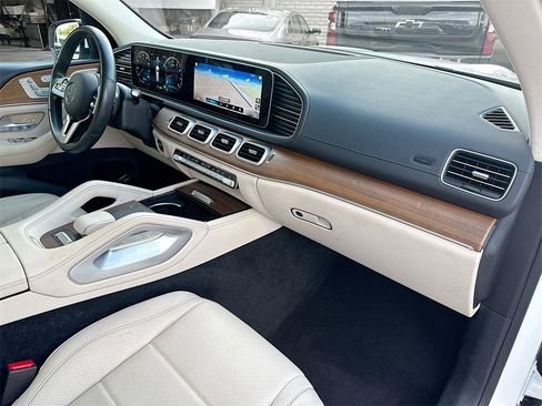 Used 2022 Mercedes-Benz GLS 450 4MATIC image 34