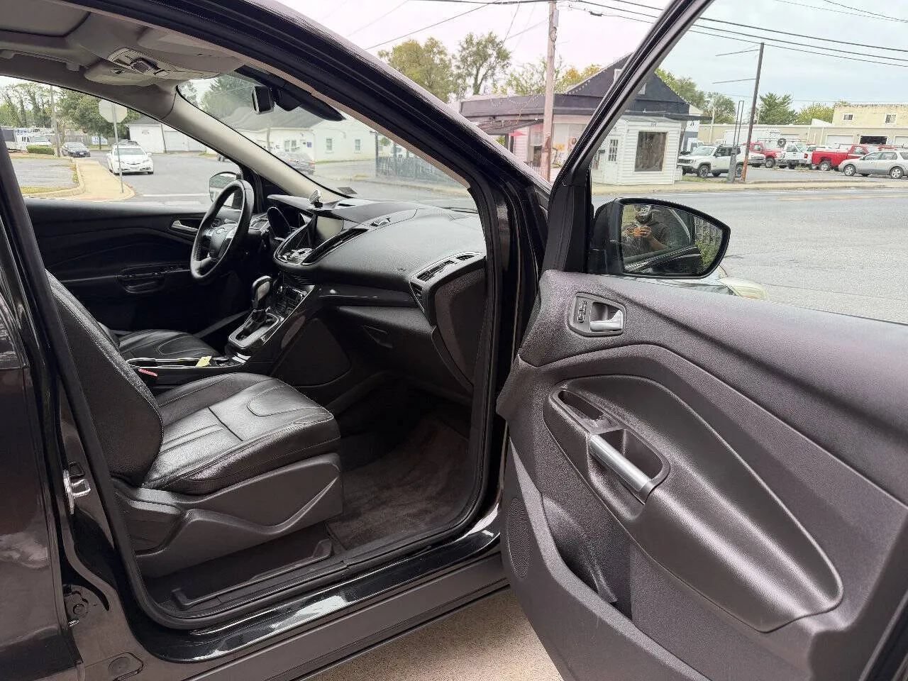 Used 2013 Ford Escape Titanium w/ Parking Technology Pkg AWD/4WD image 17