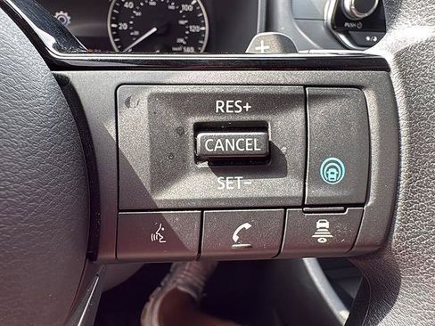 Used 2021 Nissan Rogue SV FWD image 23