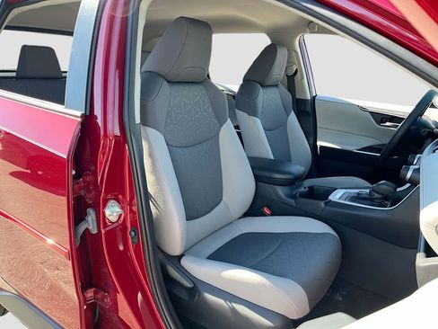 Used 2024 Toyota RAV4 XLE image 25