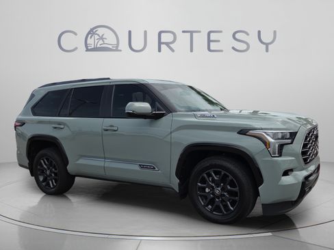 Certified 2025 Toyota Sequoia Platinum AWD/4WD image 7