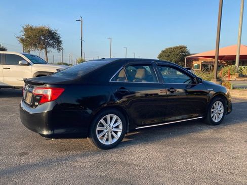 Used 2013 Toyota Camry XLE w/ Leather Pkg FWD image 4